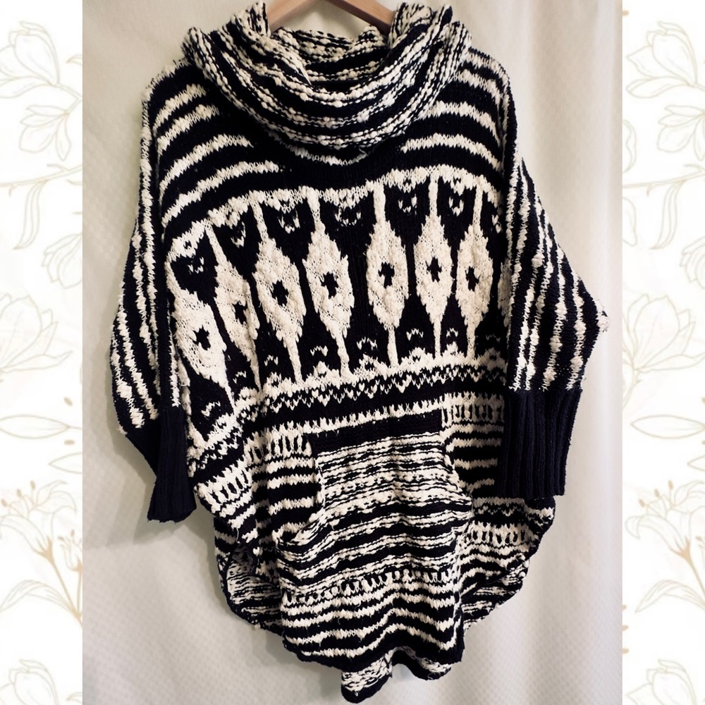!Free People Sweater Poncho!